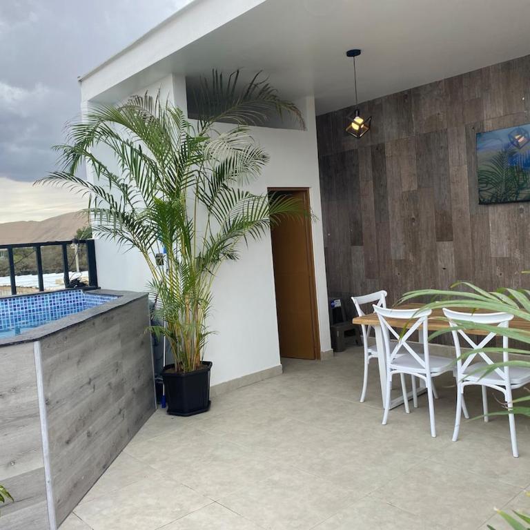 2 floors with grill and terrace - Three-Bedroom Apartment - 1