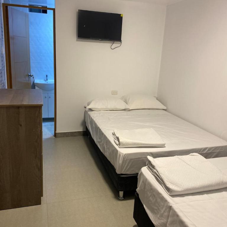 2 floors with grill and terrace - Three-Bedroom Apartment - 13
