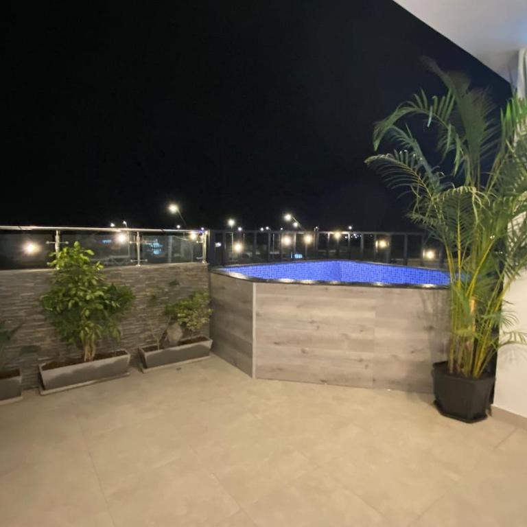2 floors with grill and terrace - Three-Bedroom Apartment - 14