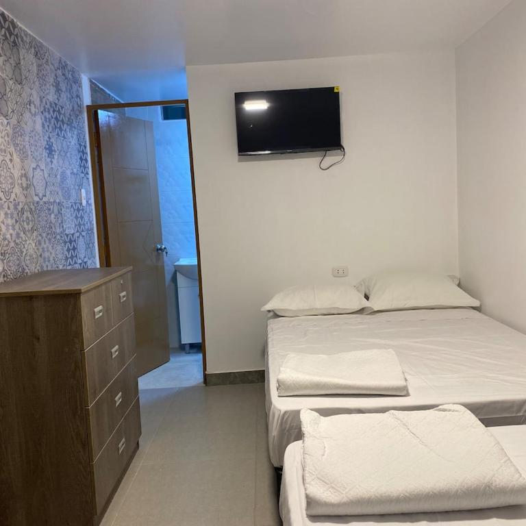 2 floors with grill and terrace - Three-Bedroom Apartment - 15