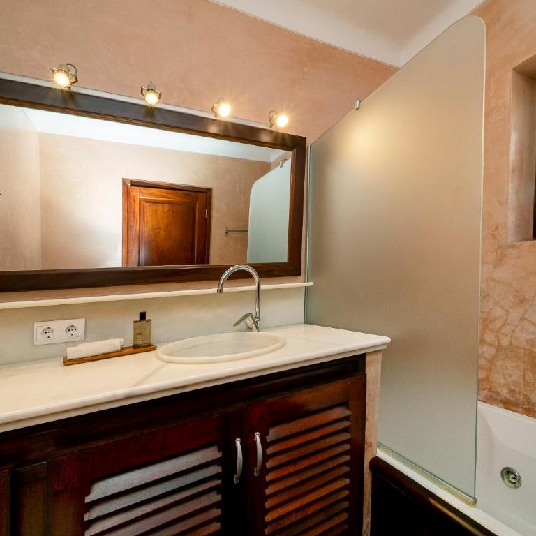 Villa Near Ibiza Town sleeps 12,14 - Villa - 32