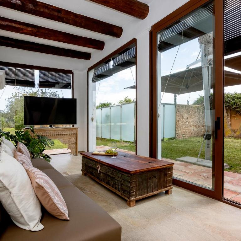 Villa Near Ibiza Town sleeps 12,14 - Villa - 24