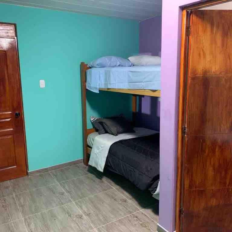 House in Ica with large green areas, swimming pool, BBQ - Three-Bedroom House - 5