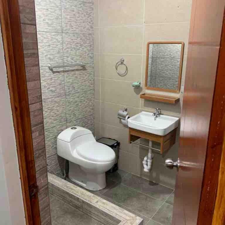 House in Ica with large green areas, swimming pool, BBQ - Three-Bedroom House - 9