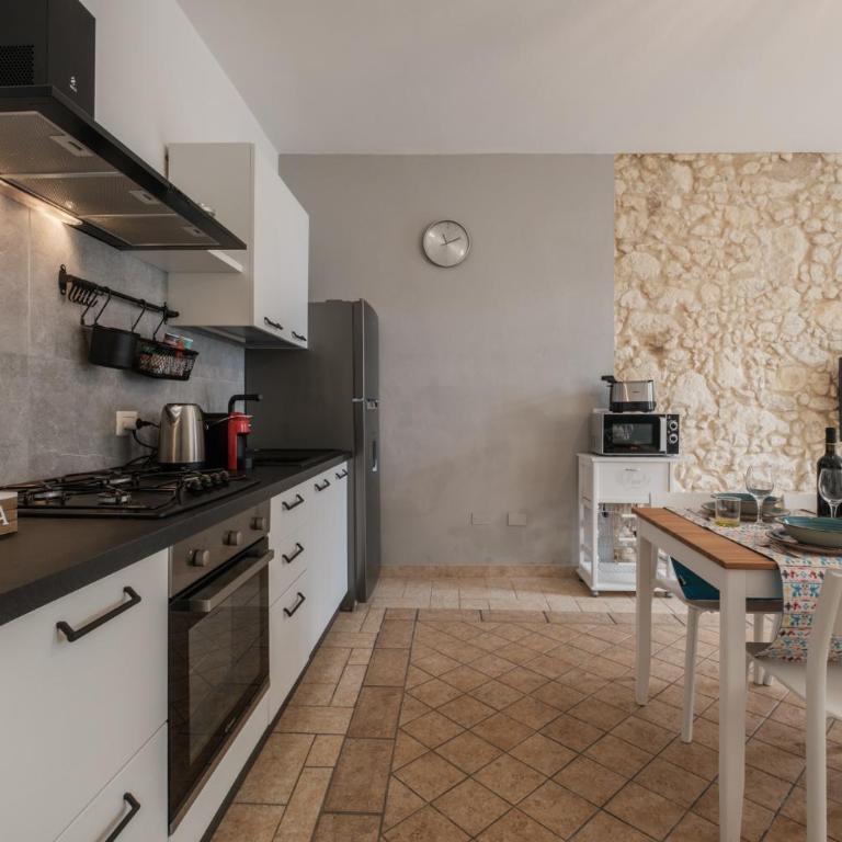 Villanova Casa Indipendente in centro storico - Casa MIOS - Apartment - 4