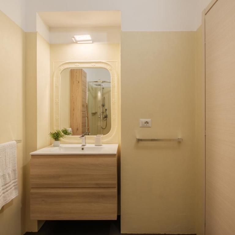 Villanova Casa Indipendente in centro storico - Casa MIOS - Apartment - 28
