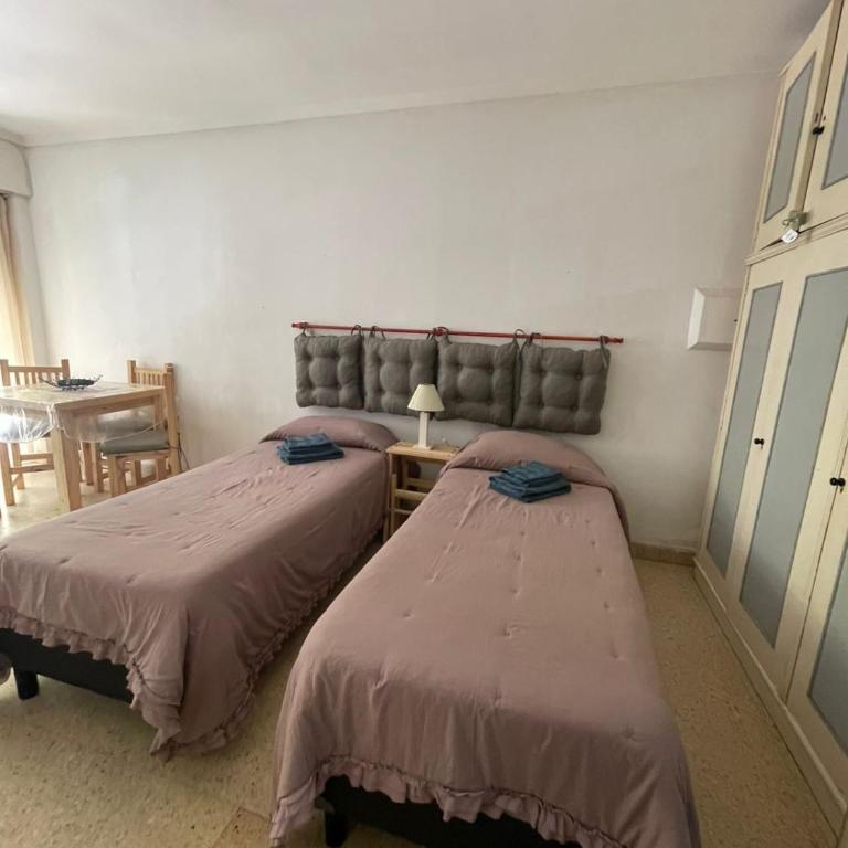 Ambiente con balcon a la calle, excelente ubicación! - Apartamento de 1 dormitorio - 6