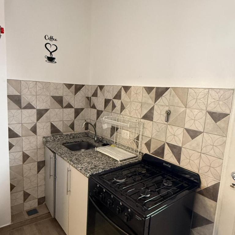 Departamento moderno equipado en vicente López con ubicacion inmejorable , 100 metros del tren , cerca de River, tecnopolis , a pasos tenes todo - Apartamento de 1 dormitorio - 10