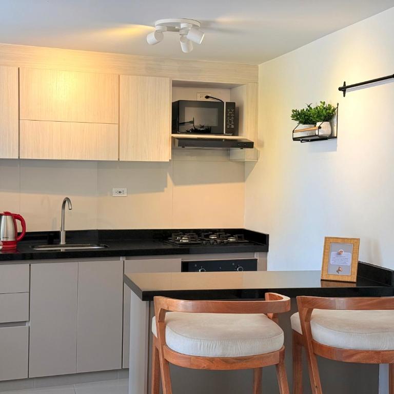 Moderno y Cálido Apartamento en el Centro - Two-Bedroom Deluxe Apartment - 6