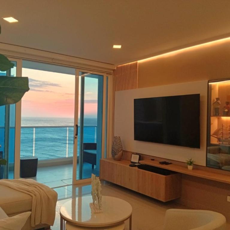 Apto con Vista al Mar, Piscinas, jacuzzis y club de playa en Reserva del Mar - Apartment - 2