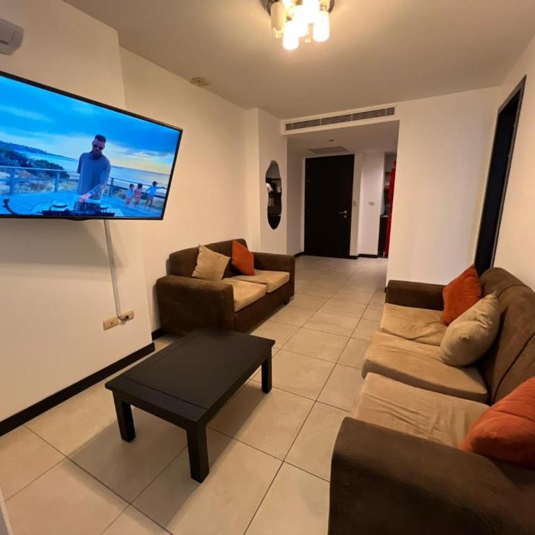 Family Suite with River View for 5 - One-Bedroom Apartment with River View - 7