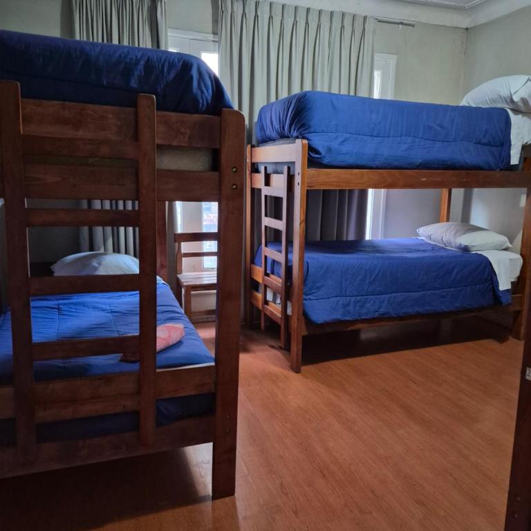 Hostal Chile Chico - Single Bed in Dormitory Room - 2
