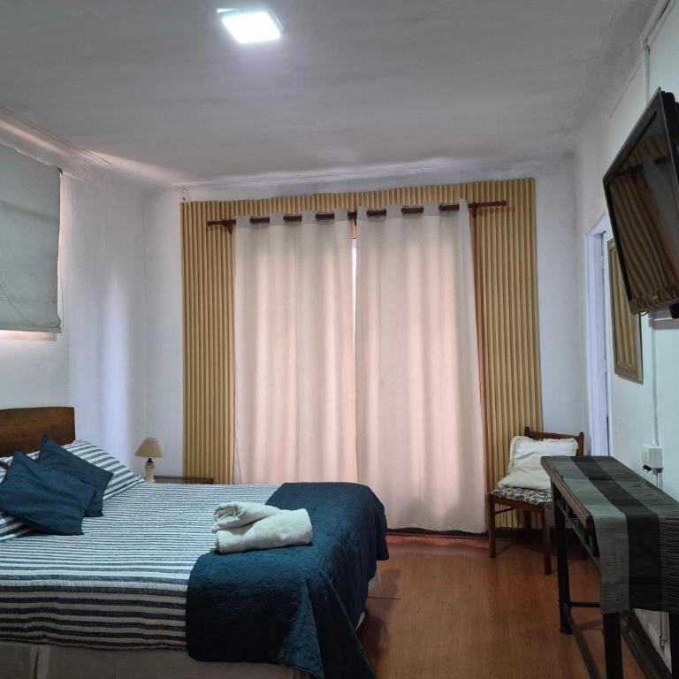 Hostal Chile Chico - Deluxe Triple Room - 3