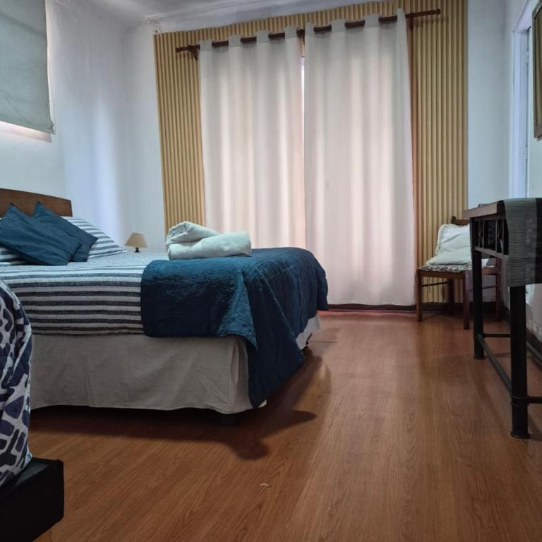Hostal Chile Chico - Quadruple Room with Balcony - 2