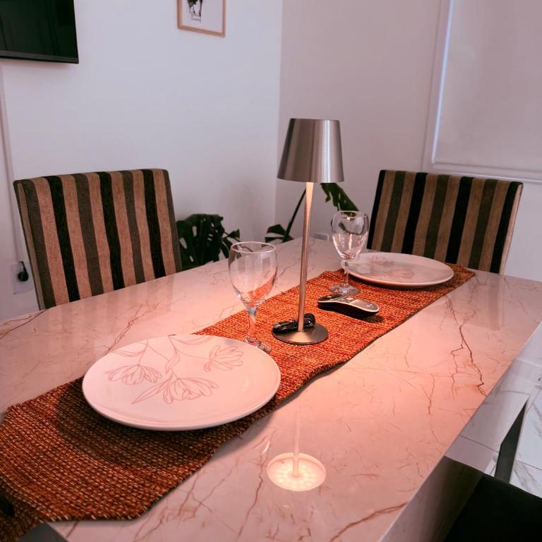 AeroAparts - One-Bedroom Apartment - 1