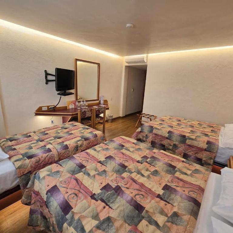 Hotel Alcampo - Deluxe Triple Room - 3