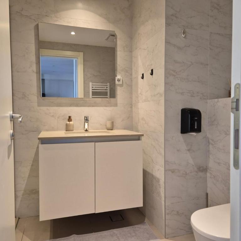 BW Victory - One-Bedroom Apartment with Balcony and Water View - 1