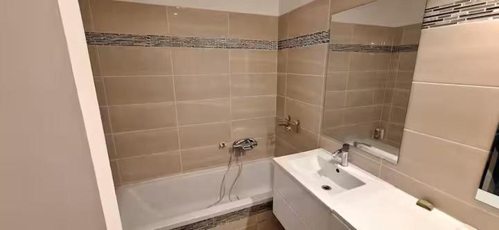 Spacieux 6 pers, proche gare et centre ancien, clim, wifi - Appartamento con 3 Camere da Letto - 12