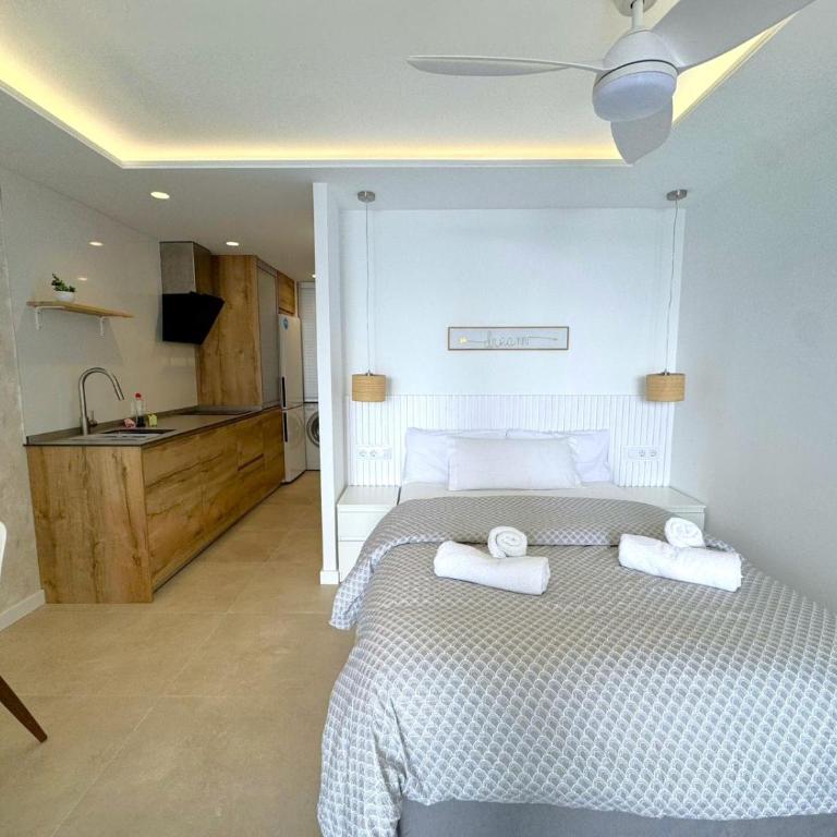 Carabelas T2-8 - Estudio Deluxe con cama grande - 12