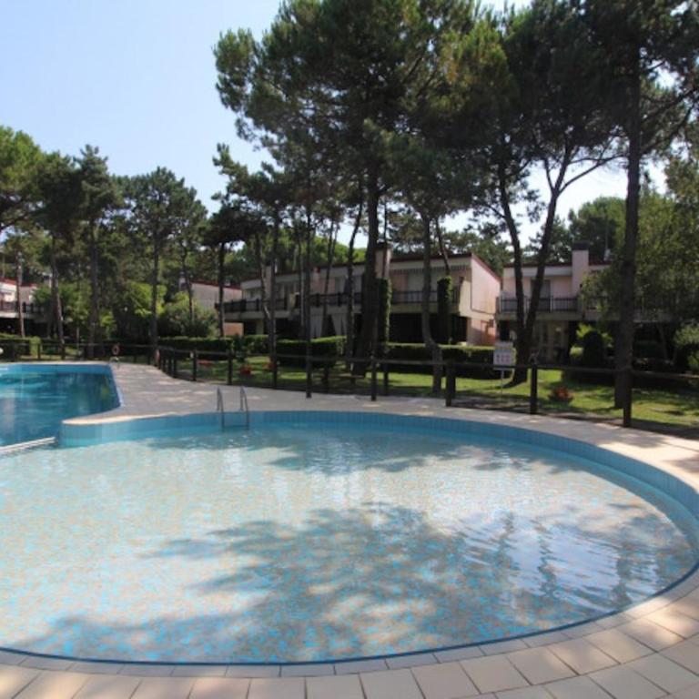 Retreat in Lignano by the pool - Villa - 2