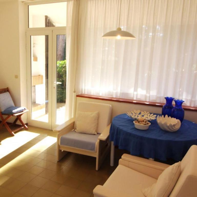 Retreat in Lignano by the pool - Villa - 4