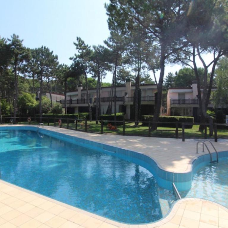 Retreat in Lignano by the pool - Villa - 21