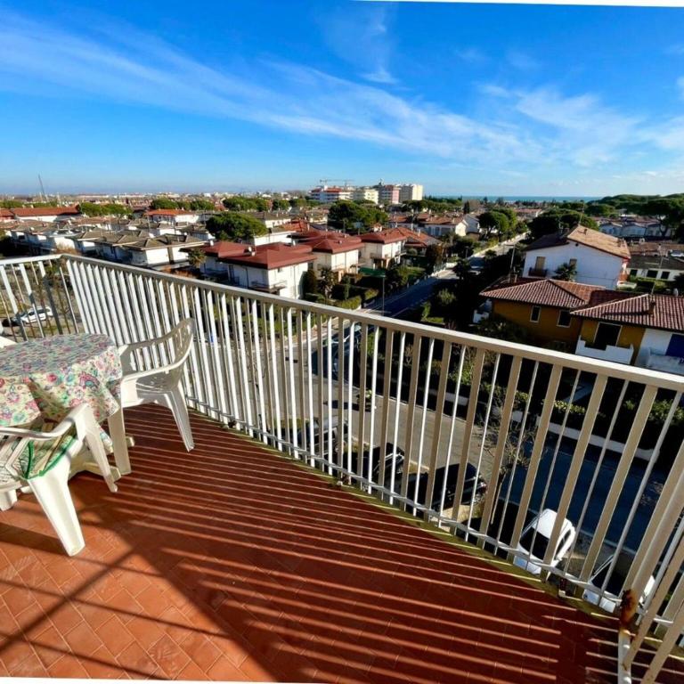 Bright flat with balcony-Beahost - Appartamento - 7
