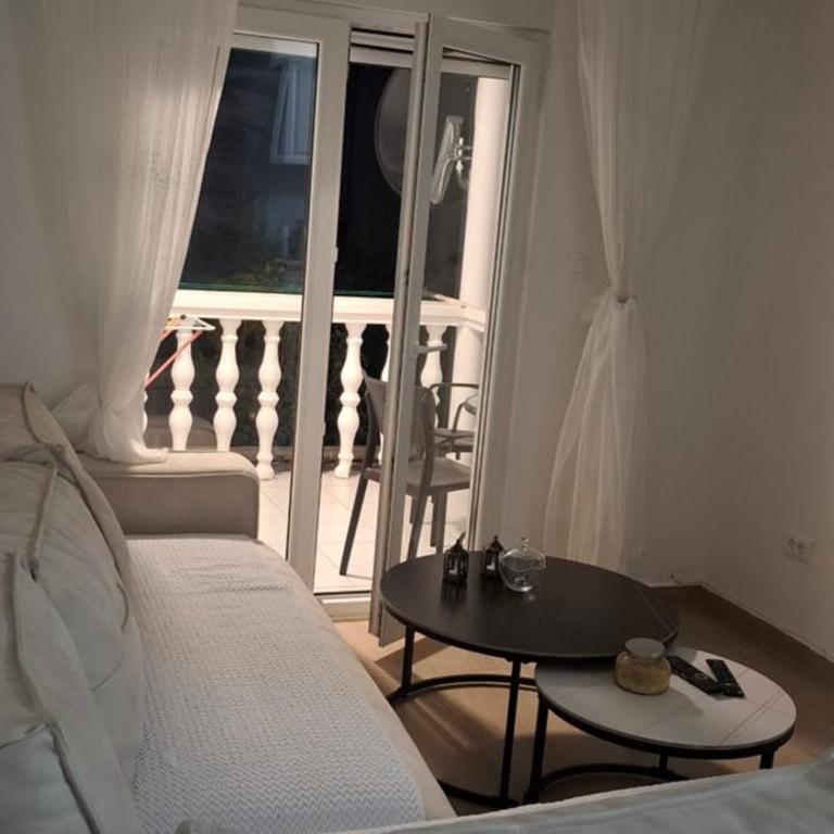 Apartman Budva - Apartman s 1 Spavaćom Sobom i Terasom - 4