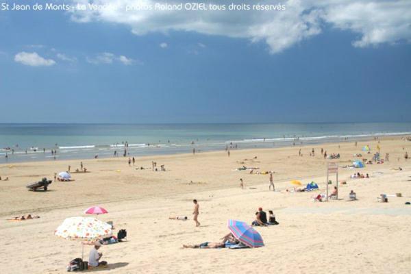 A seulement 150m plage et rue piétonne, maison 90m2, 6 personnes avec parking privé et 2 terrasses sud - Maison 2 Chambres - 3