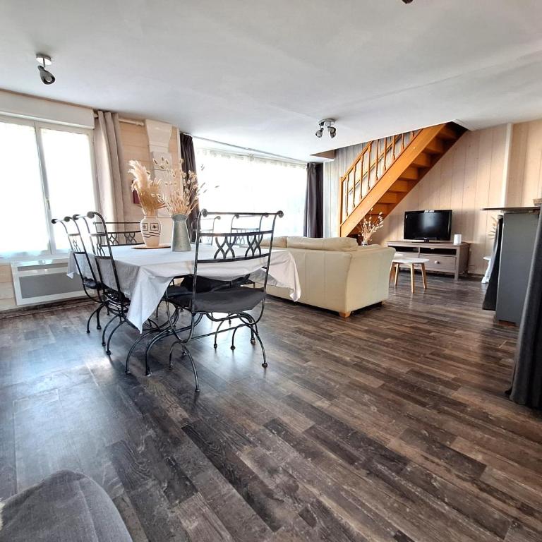 A seulement 150m plage et rue piétonne, maison 90m2, 6 personnes avec parking privé et 2 terrasses sud - Maison 2 Chambres - 2