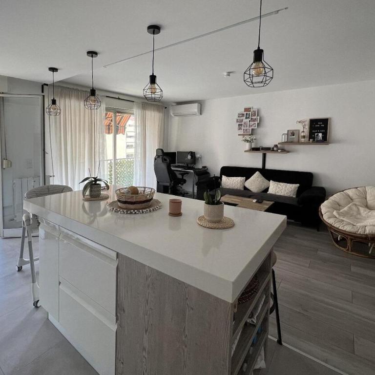 Menton - 4 persons - 10 minutes to beaches - bright apartment - Two-Bedroom Apartment - 2