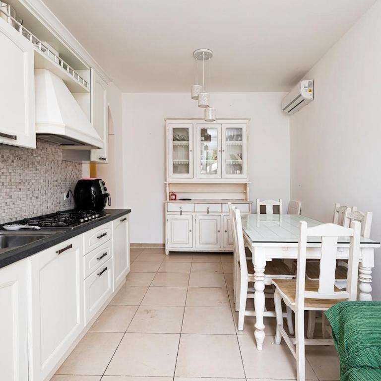 Machiavelli-villetta con giardino - BaiaVerde-Lido - Appartamento con 2 Camere da Letto e Vista Giardino - 20