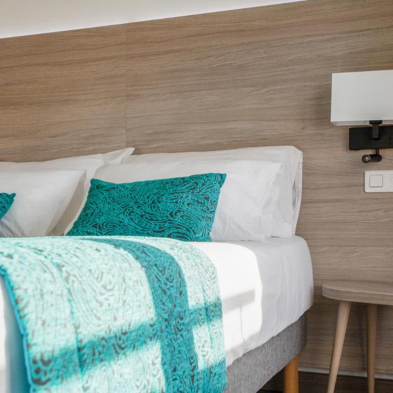 Les Palmiers - Panoramic Superior Double Room - Third Floor - Sea View - 5
