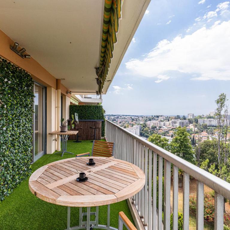 Loft Style 1 Bdr - Panoramic view Swimming Pool & Garage - Appartement 1 Chambre avec Vue sur la Mer et Balcon - 20