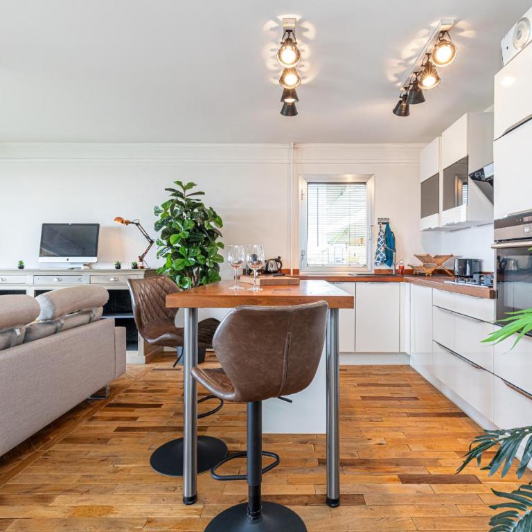 Loft Style 1 Bdr - Panoramic view Swimming Pool & Garage - Appartement 1 Chambre avec Vue sur la Mer et Balcon - 24