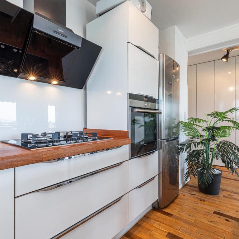 Loft Style 1 Bdr - Panoramic view Swimming Pool & Garage - Appartement 1 Chambre avec Vue sur la Mer et Balcon - 27