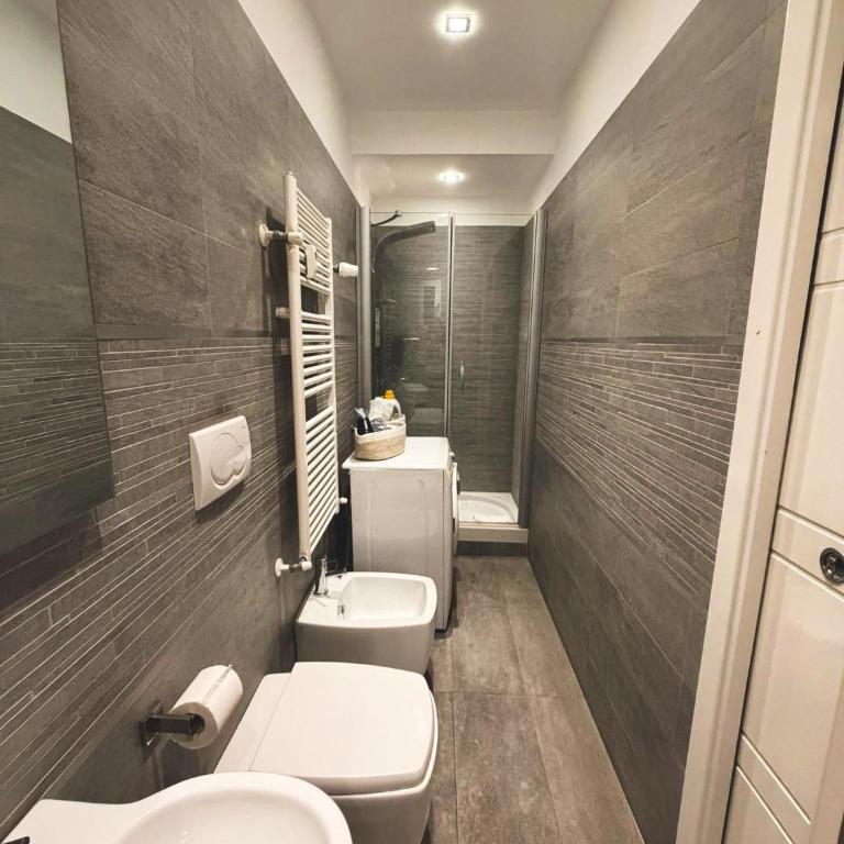 B-STAY Via Ulpiano 47 - Appartamento Deluxe con 4 Camere da Letto - 55
