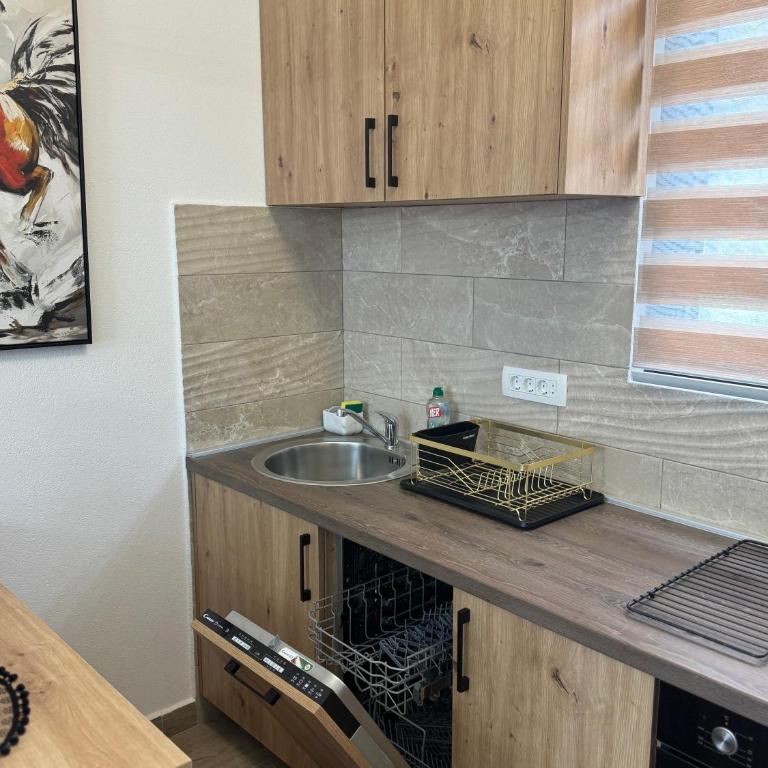 Amazing Sunset Escape -Private Parking - Apartman s 1 Spavaćom Sobom i Vrtom - 17