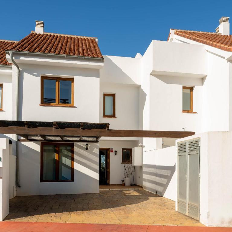 Spacious 4BR Townhouse | Private Rooftop Terrace - Casa de 4 dormitorios - 20