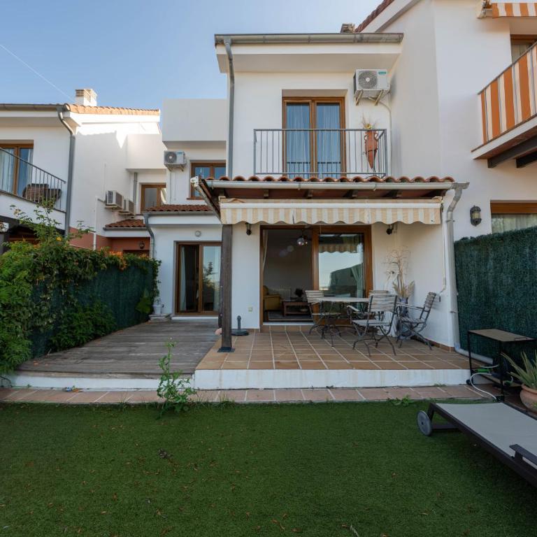 Spacious 4BR Townhouse | Private Rooftop Terrace - Casa de 4 dormitorios - 19
