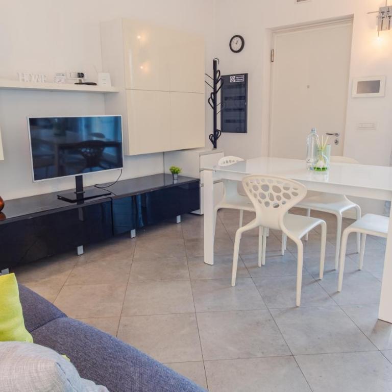Profumo di Rosa - Italian Homing - Appartamento con Vista Giardino - 14