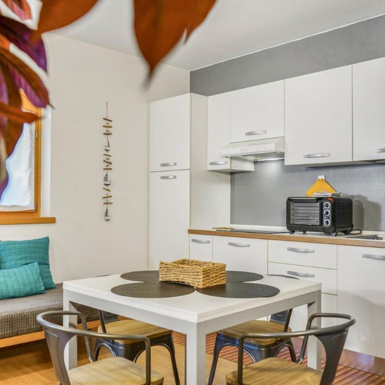 Windshouse Apartments 2 - Two-Bedroom Apartment - 14