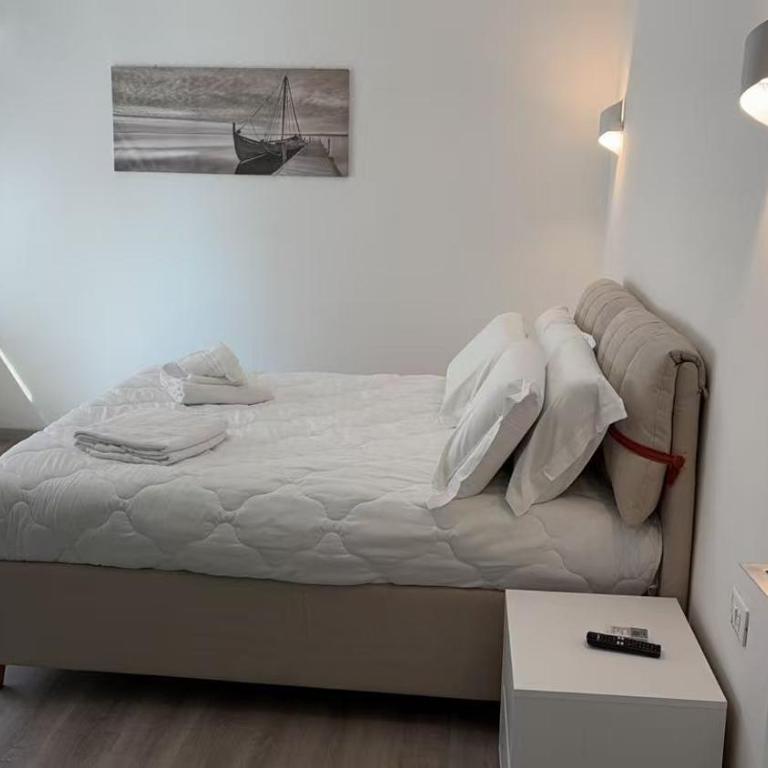 Tourgo Venice - Appartamento con 2 Camere da Letto e Balcone - 2