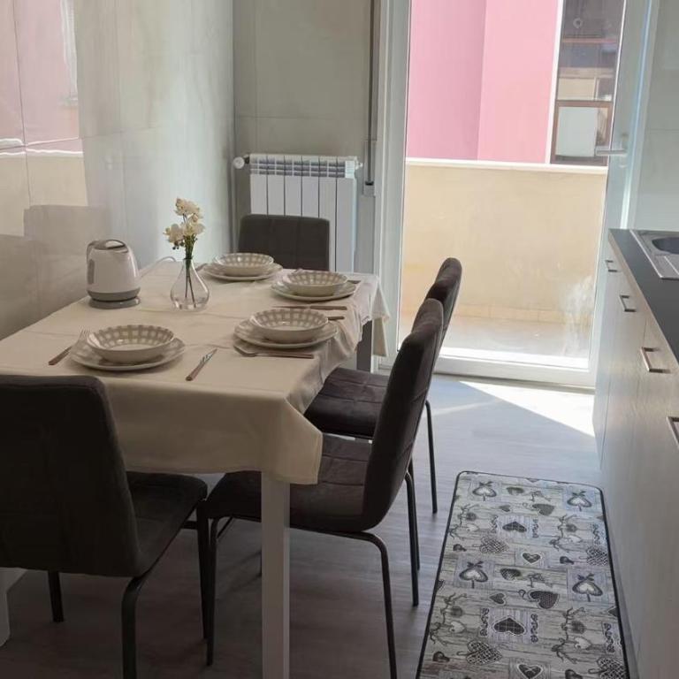 Tourgo Venice - Appartamento con 2 Camere da Letto e Balcone - 13