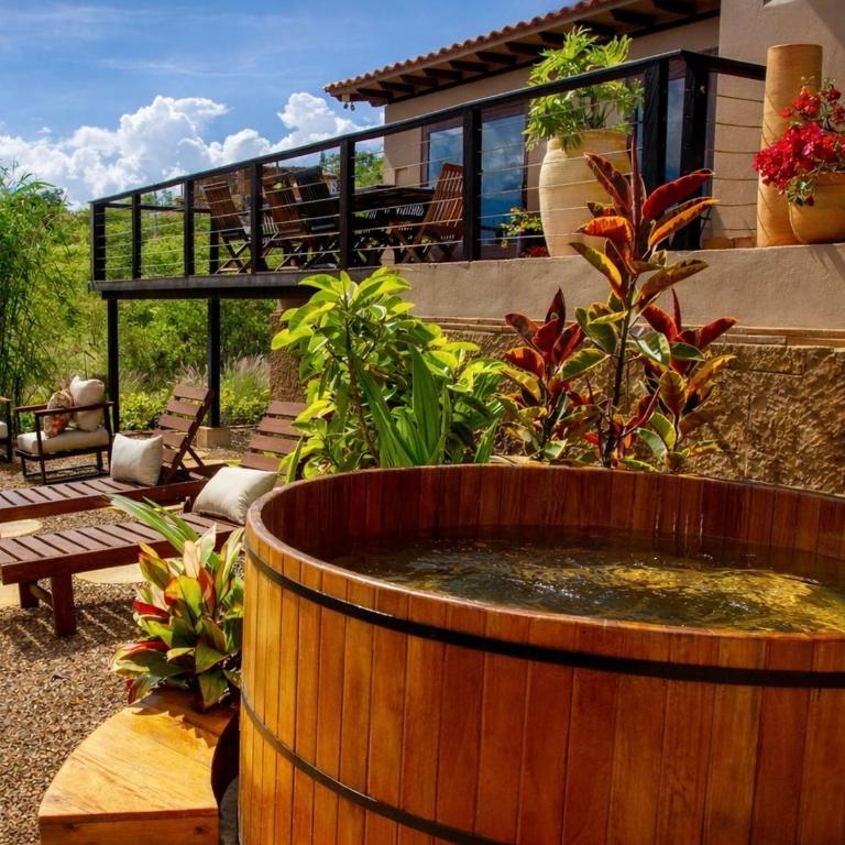 Casa de huéspedes Bugambilias - Three-Bedroom House - 5