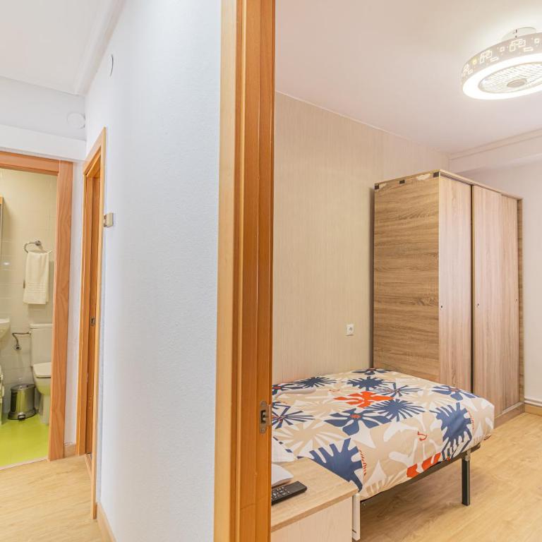 City Stay with 3 Bedrooms - Three-Bedroom Apartment - 23
