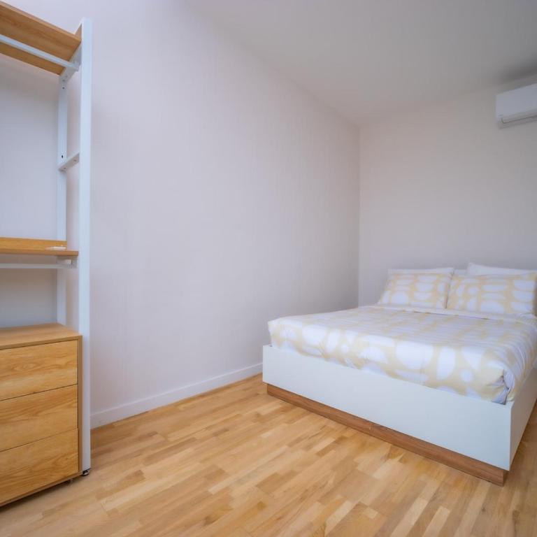 #102 Heart of Vieil Antibes - Place Nationale-High-End Newly Renovated & Furnished Appartment - Appartement 2 Chambres - 6
