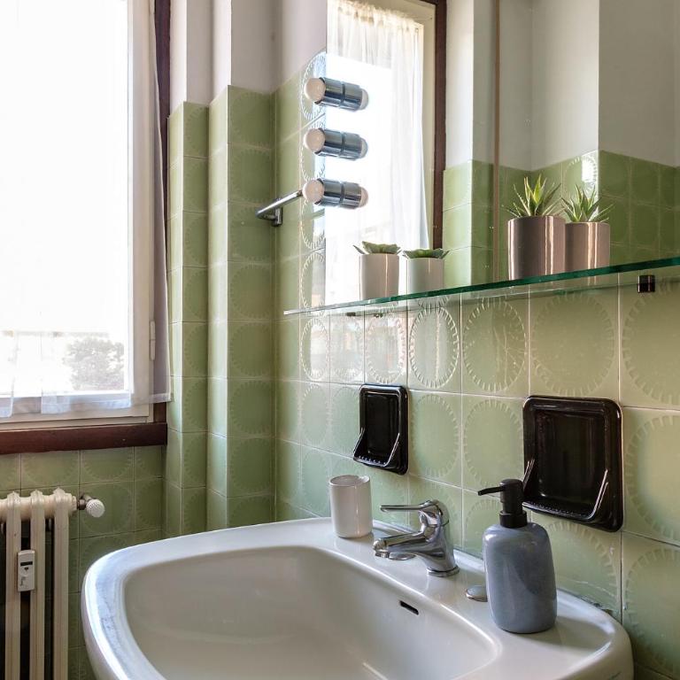 DeHomes - Ampia casa in centro 3 camere e 2 bagni - Appartamento Premium con 3 Camere da Letto e Balcone - 17