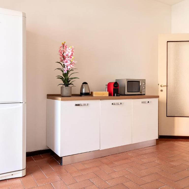 DeHomes - Ampia casa in centro 3 camere e 2 bagni - Appartamento Premium con 3 Camere da Letto e Balcone - 23