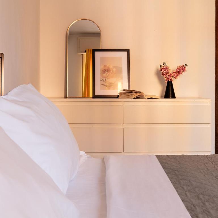DeHomes - Ampia casa in centro 3 camere e 2 bagni - Appartamento Premium con 3 Camere da Letto e Balcone - 20